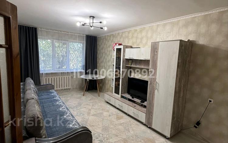 2-бөлмелі пәтер · 43.9 м² · 1/5 қабат, Байсейтова 2/1, бағасы: 8 млн ₸ в Темиртау — фото 2