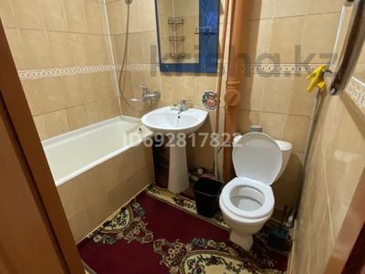 1-комнатная квартира · 50 м² · 1/5 этаж, 17-й микрорайон — Возле аллеи за 8 000 ₸ в Шымкенте, Аль-Фарабийский р-н