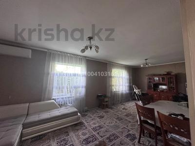 Отдельный дом · 4 комнаты · 140 м² · 8 сот., мкр Самал-2, Мкр Самал-2 Анар аже за 52 млн ₸ в Шымкенте, Абайский р-н