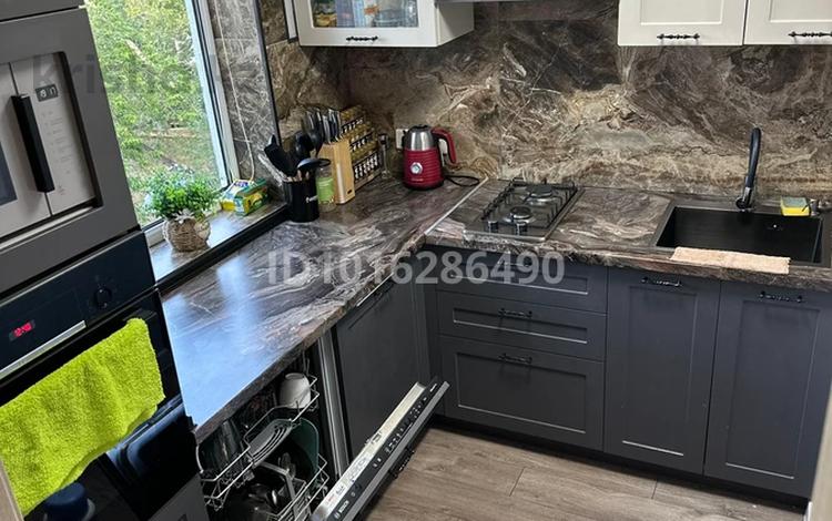 3-комнатная квартира · 59 м² · 4/5 этаж, мкр Новый Город, Нуркена Абдирова 50/2 за 28.5 млн ₸ в Караганде, Казыбек би р-н — фото 2