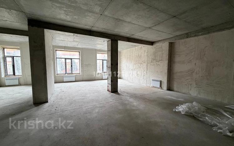3-комнатная квартира · 130 м² · 1/10 этаж, Луначарского 6/1 стр 2 за 70 млн ₸ в Павлодаре — фото 9
