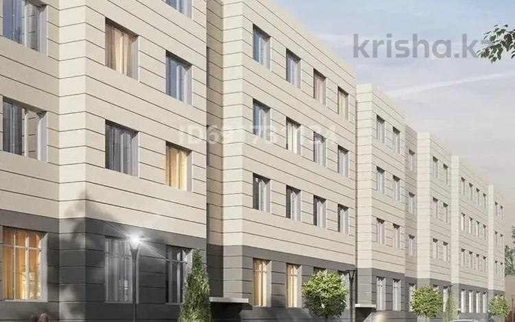 3-комнатная квартира, 92.55 м², 3/4 этаж, мкр Сарыкамыс, Жарык 14 за ~ 20.4 млн 〒 в Атырау, мкр Сарыкамыс — фото 2