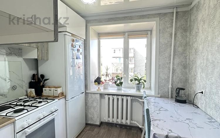 3-бөлмелі пәтер · 57 м² · 4/5 қабат, Мамай батыра 79 — 72кв, бағасы: 22 млн ₸ в Семее — фото 2