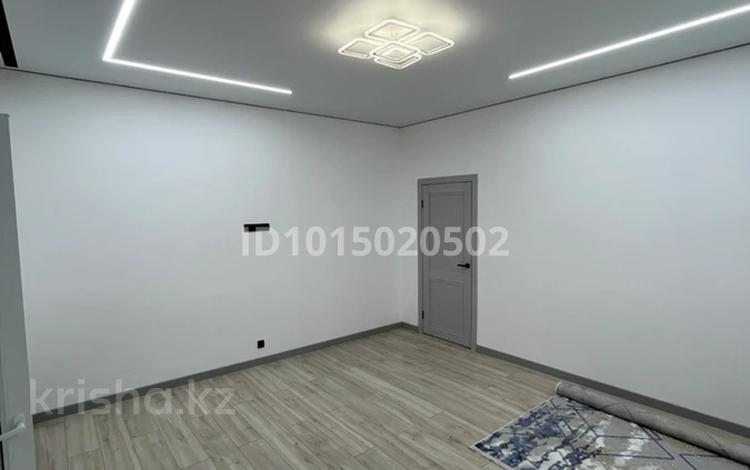 2-бөлмелі пәтер · 67 м² · 1/6 қабат, Айгүл ш/а, Желтоқсан 1б 19, бағасы: 33.5 млн ₸ в Уральске, мкр Айгуль — фото 2