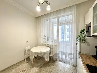 1-бөлмелі пәтер · 38 м² · 4/8 қабат, Кабанбай Батыра 58Б, бағасы: 28.8 млн ₸ в Астане, Есильский р-н