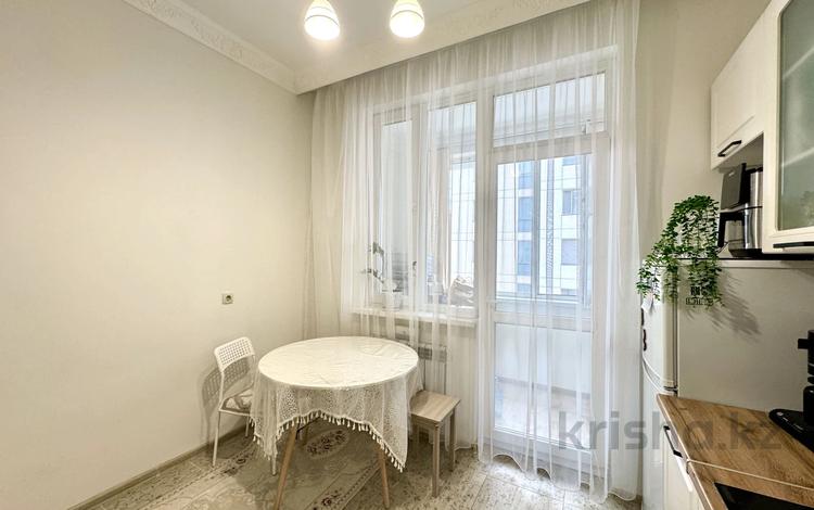 1-бөлмелі пәтер · 38 м² · 4/8 қабат, Кабанбай Батыра 58Б, бағасы: 28.8 млн ₸ в Астане, Есильский р-н — фото 2