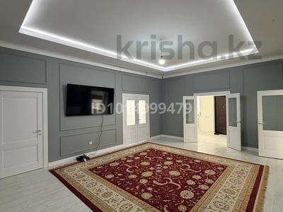 Отдельный дом · 4 комнаты · 200 м² · 8 сот., Куланколь. 17 — Мкр Водник за 45 млн ₸ в Атырау