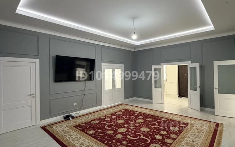 Отдельный дом · 4 комнаты · 200 м² · 8 сот., Куланколь. 17 — Мкр Водник за 45 млн ₸ в Атырау — фото 2