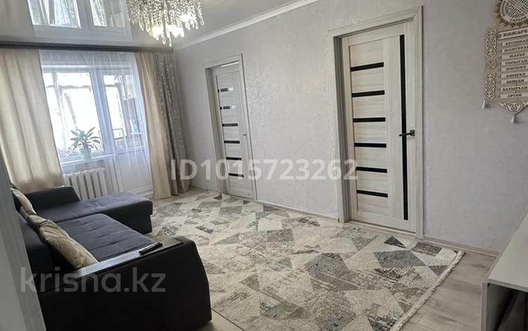 4-бөлмелі пәтер · 61 м² · 4/5 қабат, 17- микрорайон 50, бағасы: 17 млн ₸ в Караганде — фото 2