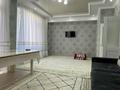 2-комнатная квартира, 80.5 м², 3/3 этаж посуточно, Батырбекова 4/2 за 15 000 〒 в Туркестане — фото 12