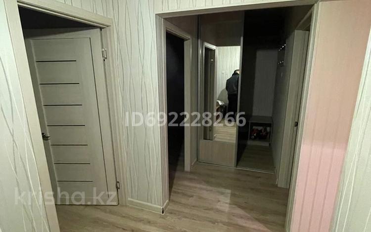 3-бөлмелі пәтер, 80 м², 1/4 қабат, 14-й мкр 44, бағасы: 22 млн 〒 в Актау, 14-й мкр — фото 2