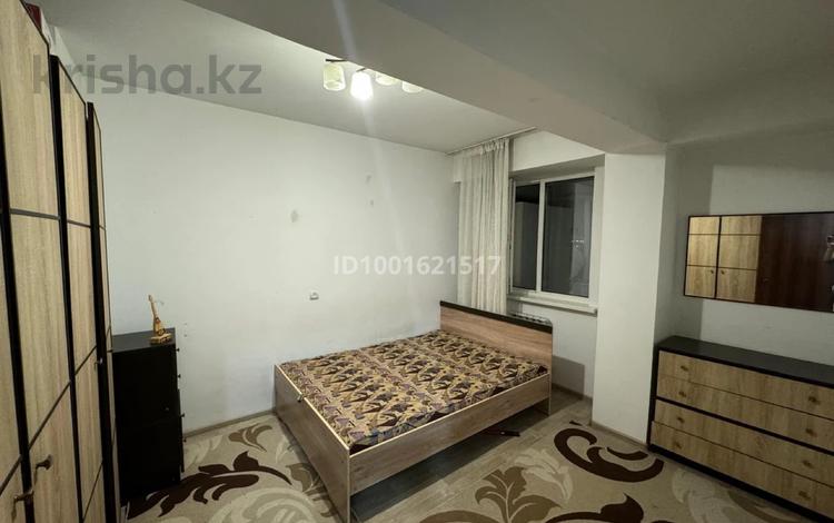 2-комнатная квартира · 46 м² · 13/13 этаж, мкр Аксай-3Б 3Б — Момышулы/жубанова за 250 000 ₸ в Алматы, Ауэзовский р-н — фото 2