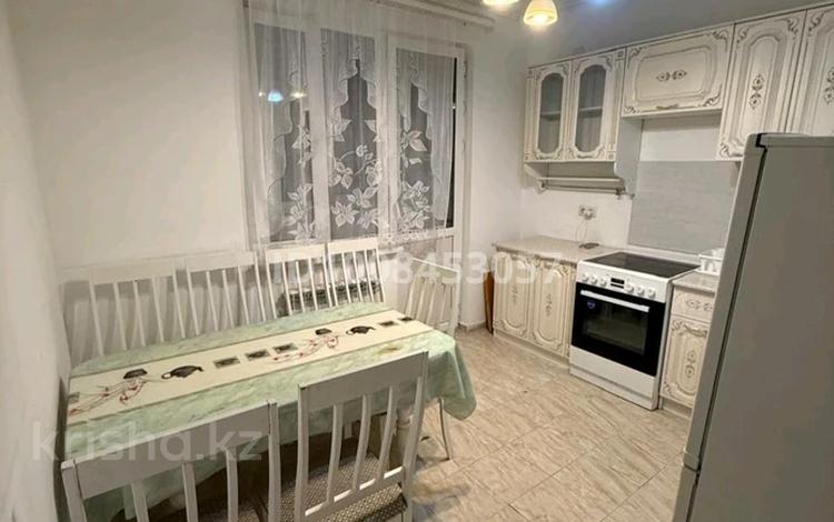 3-комнатная квартира · 75 м² · 11/12 этаж, мкр Акбулак, Дарабоз 1-83 за 300 000 ₸ в Алматы, Алатауский р-н — фото 2