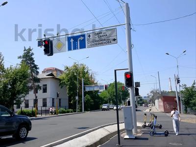 Часть дома · 4 комнаты · 100 м² · 5.37 сот., мкр Таугуль, Рыскулбекова — Сулейменова за 85 млн ₸ в Алматы, Ауэзовский р-н