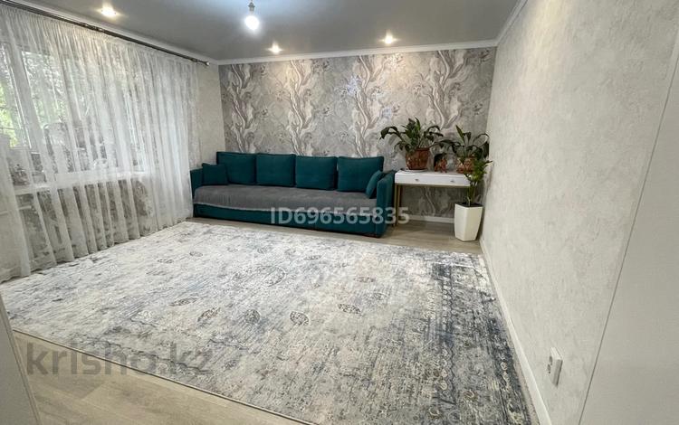 4-бөлмелі пәтер · 90 м² · 1/5 қабат, Б. момышулы 99 — Торайгырова, бағасы: 28 млн ₸ в Экибастузе — фото 2