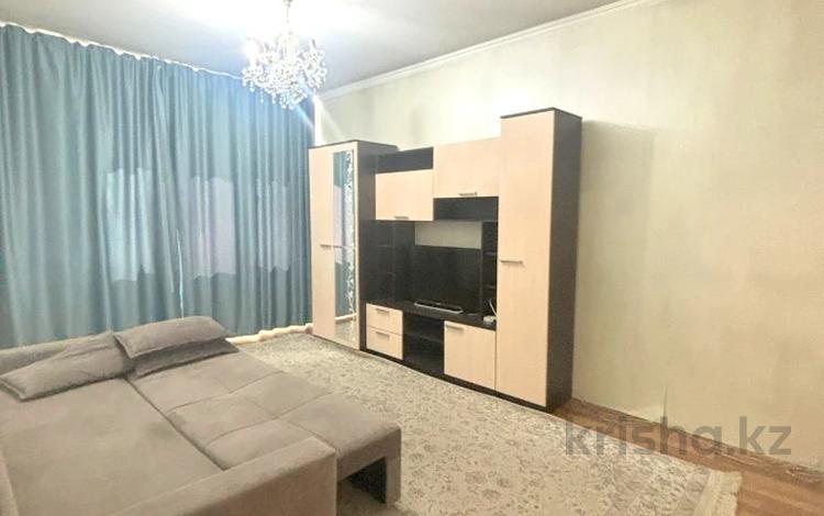 1-бөлмелі пәтер, 42 м², 5/5 қабат ай сайын, мкр Аксай-2 36, бағасы: 180 000 〒 в Алматы, Ауэзовский р-н — фото 3