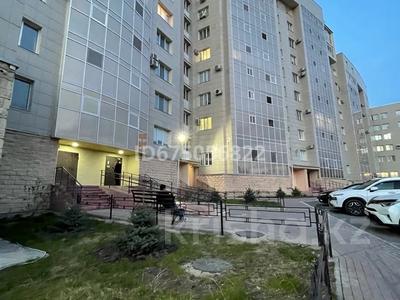 1-комнатная квартира, 48.3 м², 8/16 этаж, мкр Юго-Восток, Республики 42 за 29 млн 〒 в Караганде, Казыбек би р-н