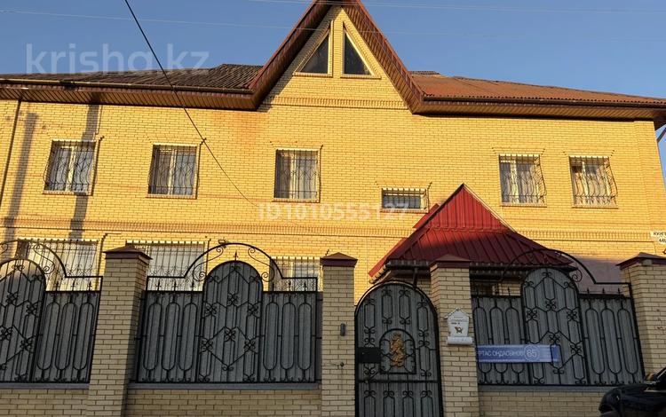 Жеке үй · 5 бөлме · 437 м² · 437 сот., мкр Кунгей , Мкр Кунгей ондасынова 65 — Рядом находится школа , баня номер 1, бағасы: 99 млн ₸ в Караганде, Казыбек би р-н — фото 33