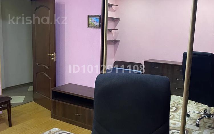 3-бөлмелі пәтер · 92 м² · 2/5 қабат, Амангельды — Сейфуллин/Кабанбай батыра., бағасы: 450 000 ₸ в Алматы, Алмалинский р-н — фото 2