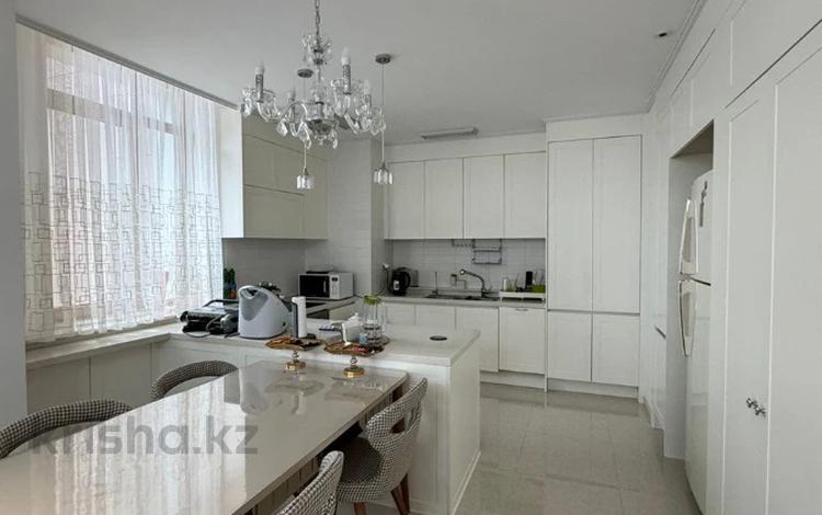 4-комнатная квартира, 123 м², 17/22 этаж, Кабанбай батыра 43В за 95 млн 〒 в Астане, Есильский р-н — фото 42