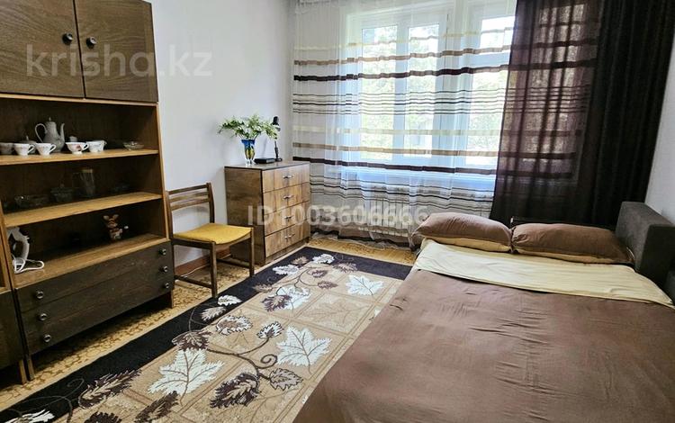 2-бөлмелі пәтер · 50 м² · 2/2 қабат, Шевченко 147Д — Манаса, бағасы: 18 000 ₸ в Алматы, Алмалинский р-н — фото 2