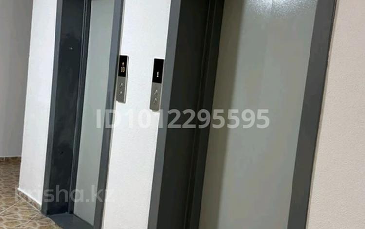 2-бөлмелі пәтер · 81 м² · 9/16 қабат, мкр 4, Мкр 8 55 — Абылхайыр хана, бағасы: 26.5 млн ₸ в Актобе — фото 2