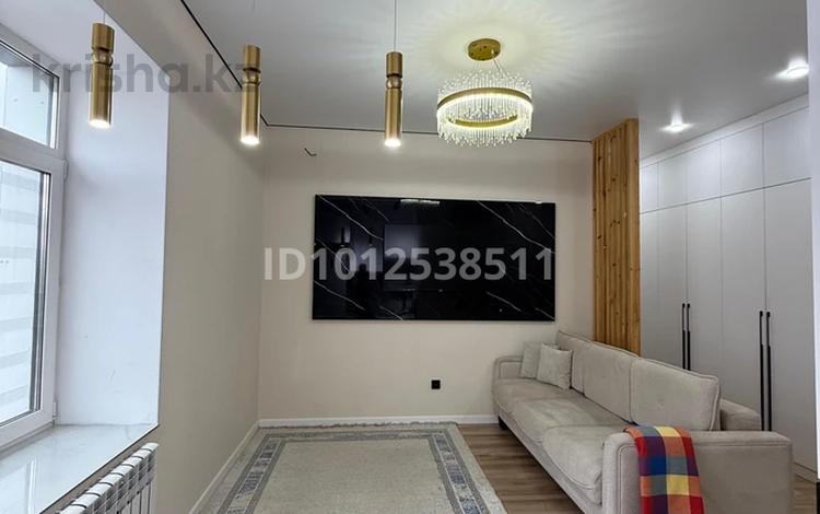 2-комнатная квартира · 50 м² · 5/10 этаж, мкр Юго-Восток, Муканова 55/2 за 300 000 ₸ в Караганде, Казыбек би р-н — фото 2