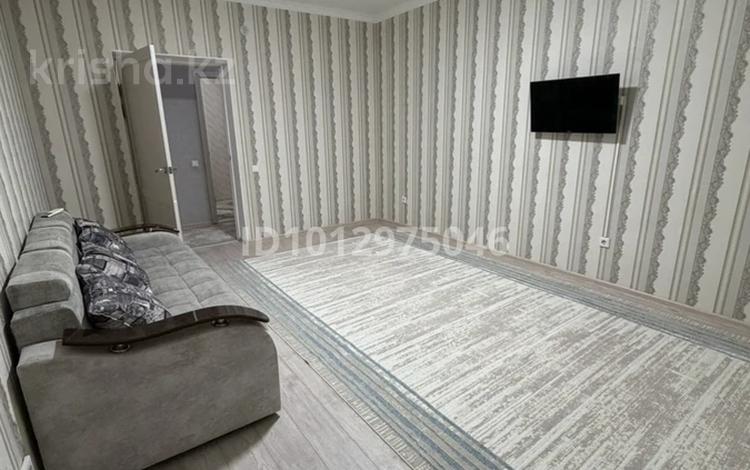 3-бөлмелі пәтер · 80 м² · 1/12 қабат, мкр Туран-2 15А — 143-144 школа ,Жаналык, бағасы: 190 000 ₸ в Шымкенте, Каратауский р-н — фото 2