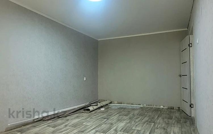 1-комнатная квартира · 30 м² · 1/5 этаж, 18 микр 3 за 7.8 млн ₸ в Караганде, Алихана Бокейханова р-н — фото 2