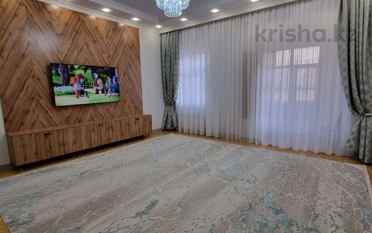 4-комнатная квартира · 164 м² · 1/10 этаж, 18А мкр 7 за 77 млн ₸ в Актау — фото 2