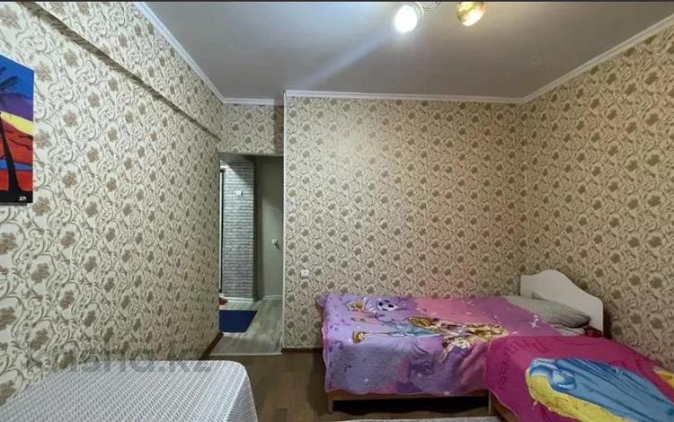 1-комнатная квартира, 30 м², 2/5 этаж, макаренко за 16.5 млн 〒 в Алматы, Жетысуский р-н — фото 2