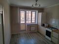 1-комнатная квартира · 55 м² · 3/5 этаж, мкр. Алтын орда, проспект Тауелсиздик — Анага Тагзым, супермаркет Анвар, детский садик Кулагер, Апорт, Ваниль за 26 млн ₸ в Актобе — фото 2
