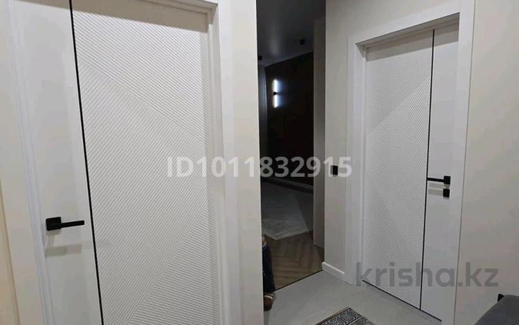 1-комнатная квартира · 33 м² · 9/9 этаж, ул. Туркестан 115 за 250 000 ₸ в Алматы, Медеуский р-н — фото 2