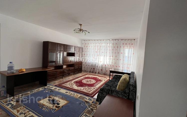 3-комнатная квартира, 100 м², 7/10 этаж помесячно, Назарбаева 3 за 180 000 〒 в Кокшетау — фото 2
