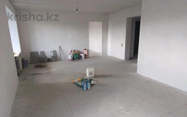 3-бөлмелі пәтер · 80 м² · 5/5 қабат, Горка Дружбы 12б, бағасы: 21 млн ₸ в Темиртау — фото 2