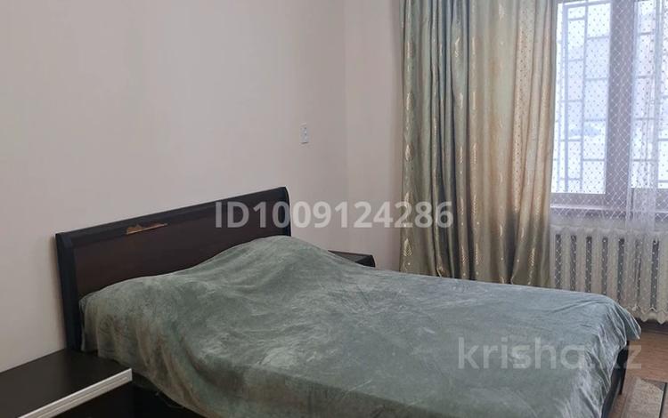 2-комнатная квартира · 53 м² · 1/9 этаж, Пр Ауезова 42 — Возле рынка Мереке за 12 000 ₸ в Семее — фото 2