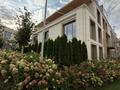 5-бөлмелі пәтер · 358 м² · 1/3 қабат, Достык 300, бағасы: 600 млн ₸ в Алматы, Медеуский р-н