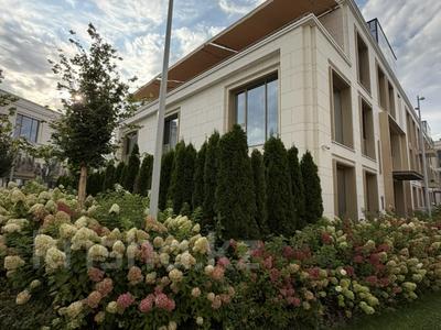 5-комнатная квартира · 358 м² · 1/3 этаж, Достык 300 за 600 млн ₸ в Алматы, Медеуский р-н