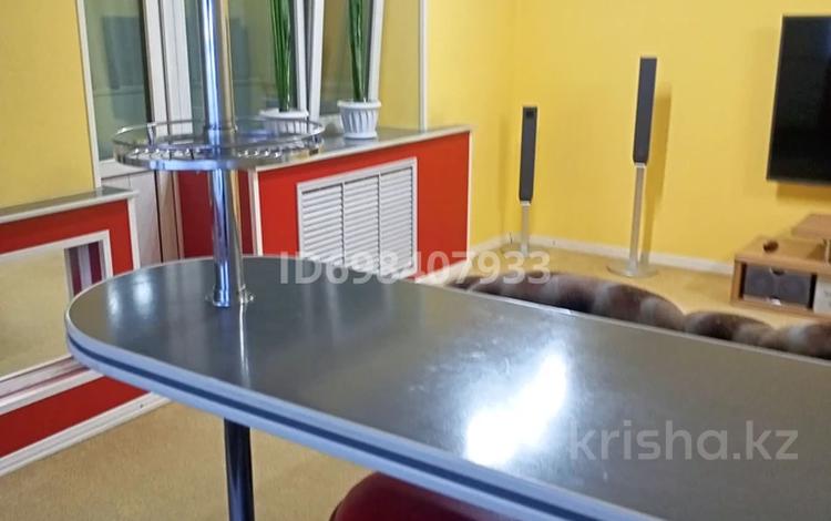 3-бөлмелі пәтер · 58 м² · 5/5 қабат, Протозанова 1/1, бағасы: 26 млн ₸ в Усть-Каменогорске — фото 2