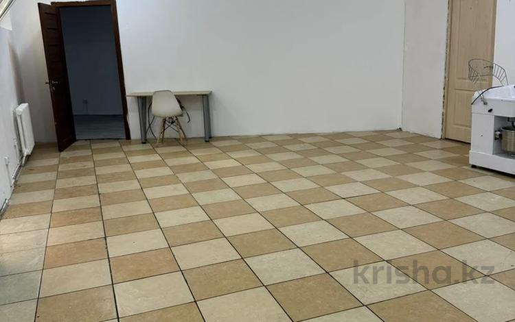 Свободное назначение, офисы, магазины и бутики, салоны красоты, медцентры и аптеки, образование, развлечения · 130 м² за 65 млн ₸ в Алматы, Ауэзовский р-н — фото 2