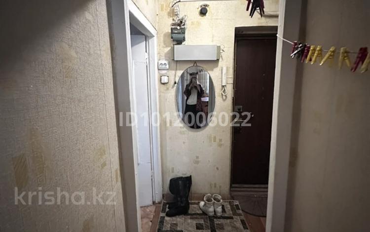 3-комнатная квартира · 42.7 м² · 3/6 этаж, Просп. Строителей 22 за 17 млн ₸ в Караганде — фото 2