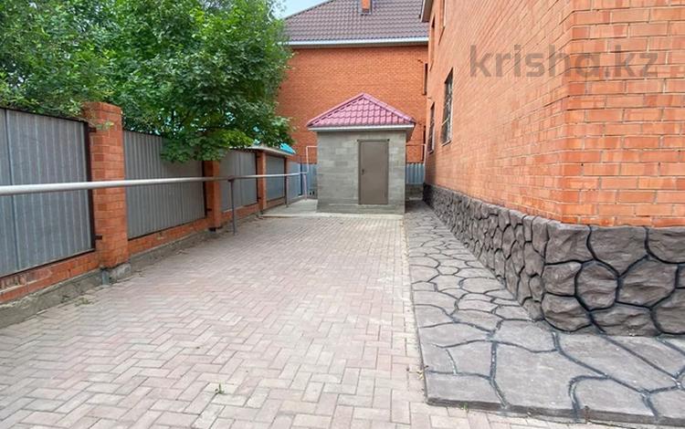 Отдельный дом · 7 комнат · 426 м² · 10 сот., Газиза Жубанова 18 за 130 млн 〒 в Актобе — фото 3