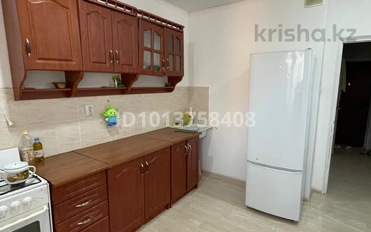 1-комнатная квартира · 40 м², Самал 92 за 120 000 ₸ в Уральске — фото 10