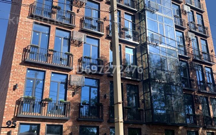 3-комнатная квартира · 94.3 м² · 4/7 этаж, Маметовой 95 — Район КазИТУ, рядом с айкаром (автомойка) за 40 млн 〒 в Уральске — фото 3