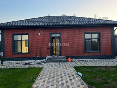 Продажа домов и дачи в Алматинской обл.: Отдельный дом · 4 комнаты · 140 м² · 6.5 сот., 54 1535 за 69 млн 〒 Отдельный дом · 4 комнаты · 140 м² · 6.5 сот., 54 1535 за 69 млн 〒 в Жана куате