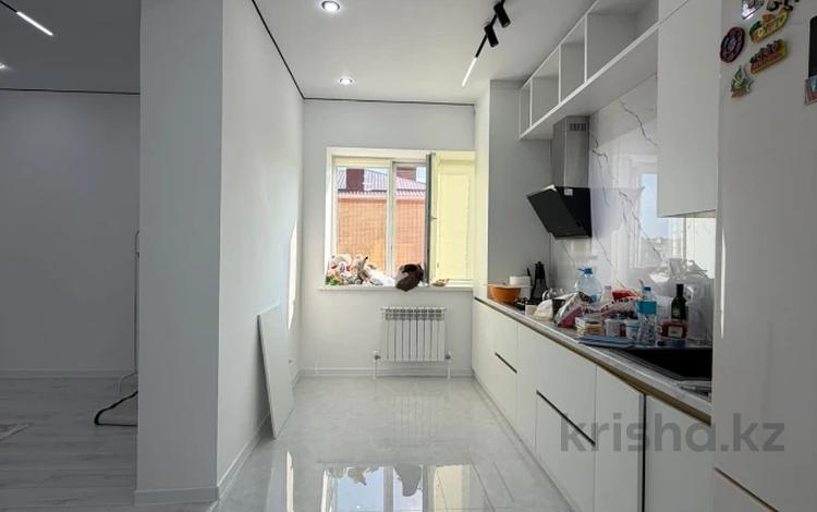 2-бөлмелі пәтер · 50 м² · 4/10 қабат, мкр. Алтын орда, бағасы: 20.5 млн ₸ в Актобе — фото 2