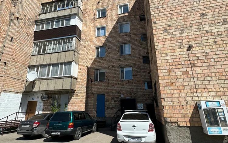 3-комнатная квартира, 61 м², 2/5 этаж, Майкудук, МкрВосток-3 8 за 18.5 млн 〒 в Караганде, Алихана Бокейханова р-н — фото 2