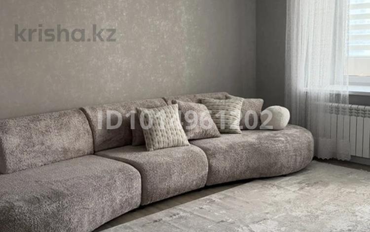 2-бөлмелі пәтер · 98 м² · 1/5 қабат, Алтын орда ш/а., Батыс 2 9/5 корпус 1, бағасы: 43 млн ₸ в Актобе, мкр. Алтын орда — фото 2
