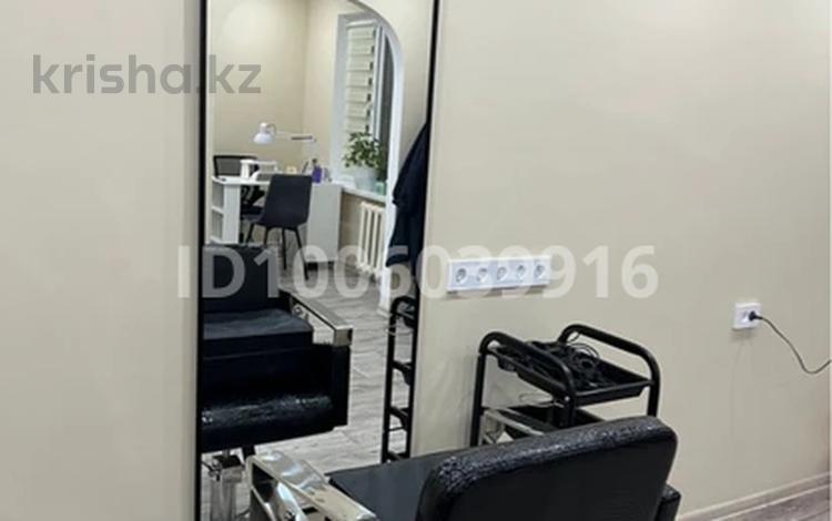 Салоны красоты · 44 м² за 50 000 〒 в Уральске, мкр Строитель — фото 2