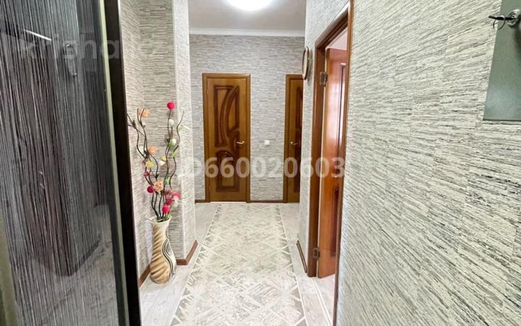 3-бөлмелі пәтер · 72.7 м² · 2/6 қабат, Привокзальный-1 мкр, бағасы: 30 млн ₸ в Атырау, мкр Привокзальный-1 — фото 13